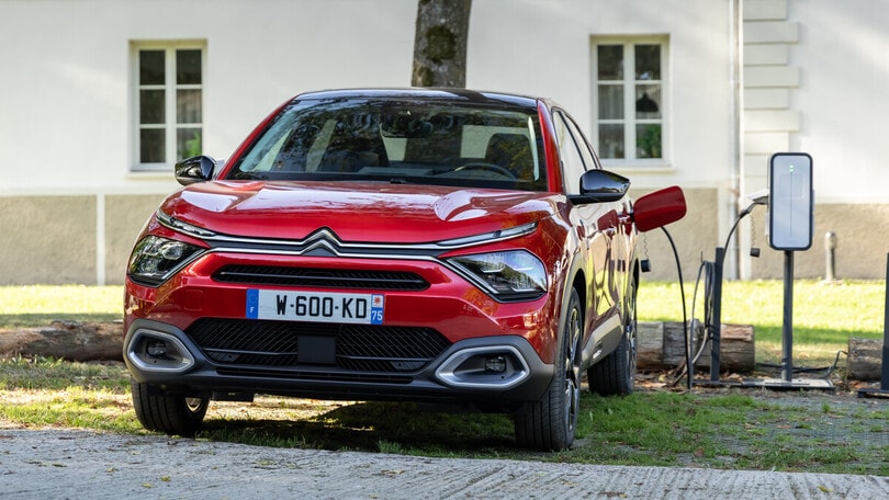 Citroen, gamma elettrica e ibrida: la prova