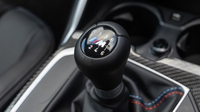 BMW, addio al cambio manuale: "Le auto vanno più lente"