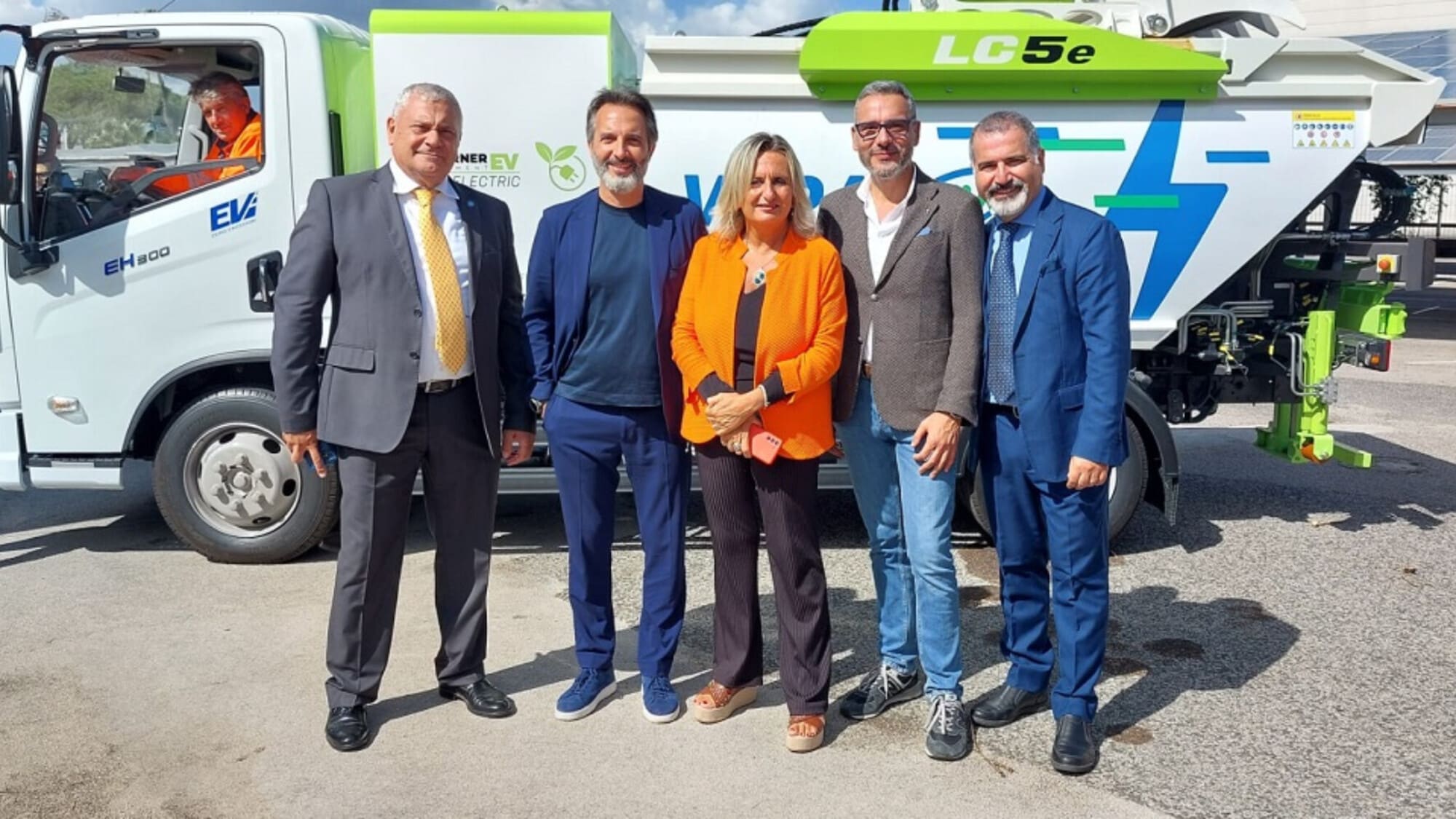 A Napoli la raccolta rifiuti è a zero emissioni