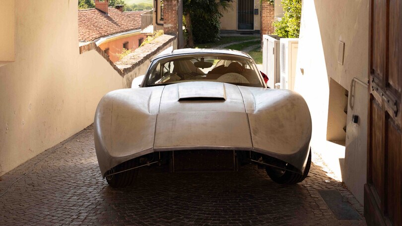 Testadoro Essenziale, la sportiva artigianale che si ispira alla tradizione