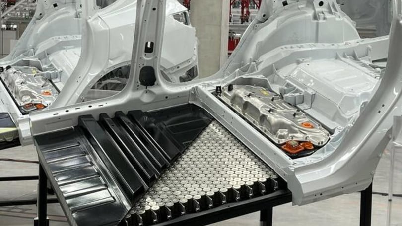 Stellantis si assicura 15.000 tonnellate di litio all'anno