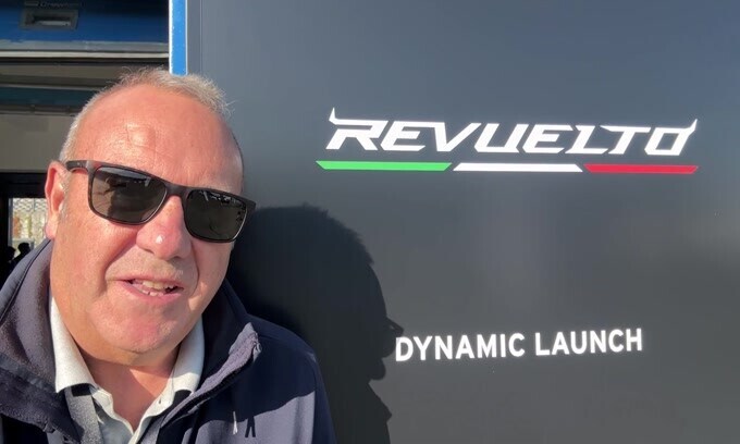 Lamborghini Revuelto, il Toro Ribelle vola in pista