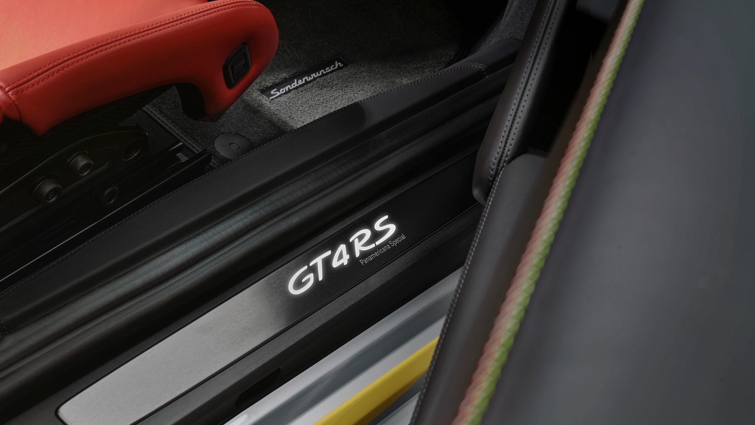 Porsche 718 Cayman GT4 RS, due esemplari celebrano la Carrera Panamericana: tutte le foto