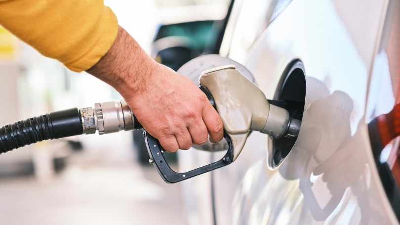 Carburanti: continua a calare il prezzo. La benzina al self a  1,976 euro/litro