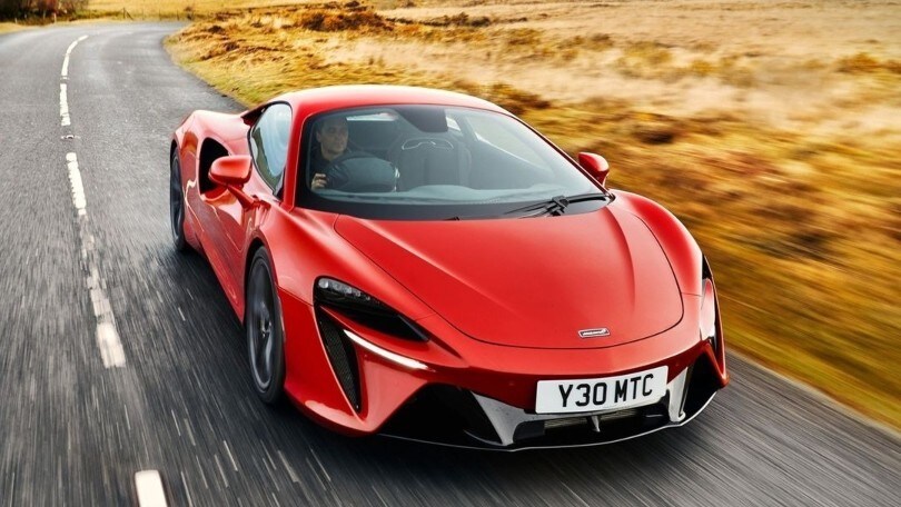 Supercar elettriche, per McLaren la tecnologia non è ancora pronta