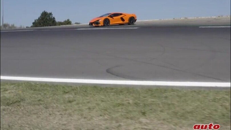 Lamborghini Revuelto, il Toro da oltre 1000 cavalli