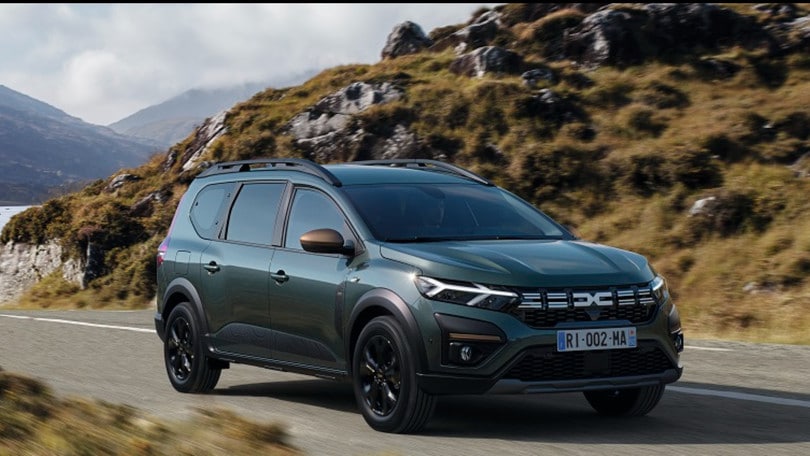 Dacia Jogger Hybrid, la guida completa all'acquisto