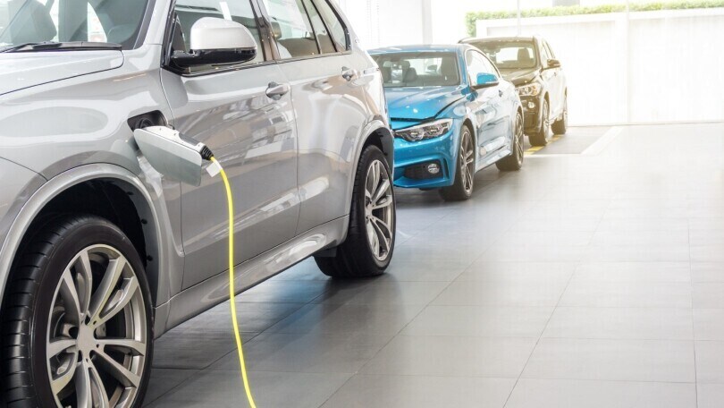 Auto elettriche, Federcarrozzieri sfata dieci falsi miti