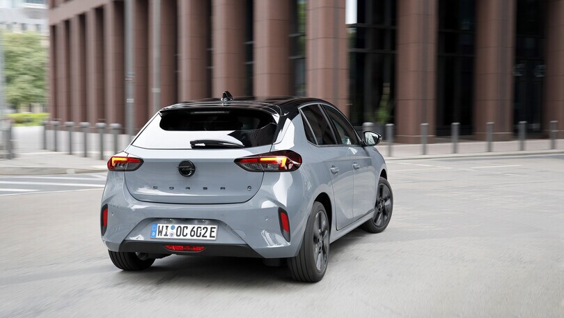 Opel Corsa Electric long range, le foto in azione