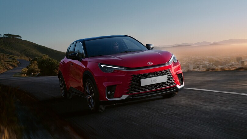 Lexus LBX, i prezzi ufficiali del Suv compatto elettrico di lusso