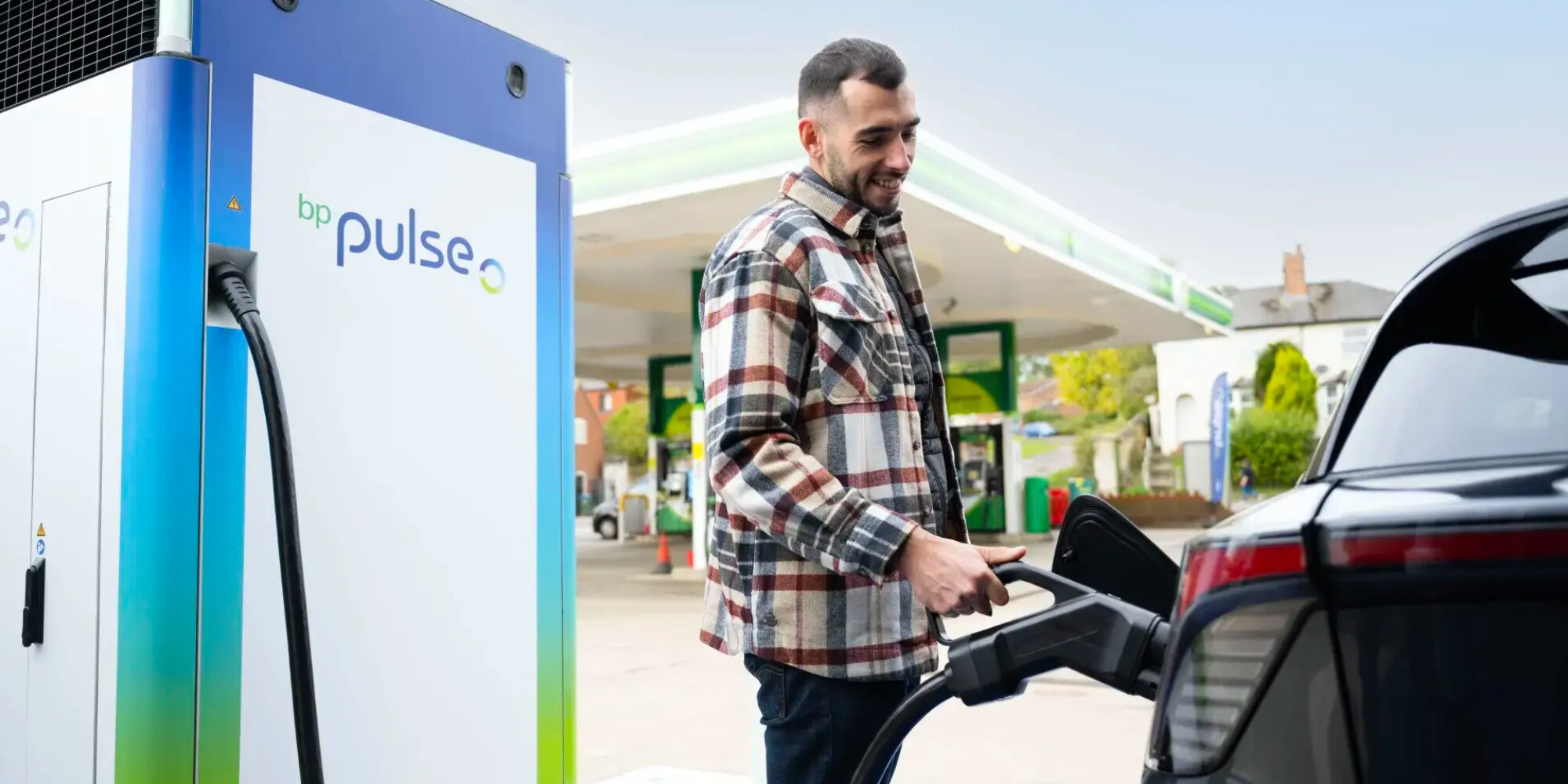 BP, 100 milioni di dollari per l’acquisto di colonnine da Tesla