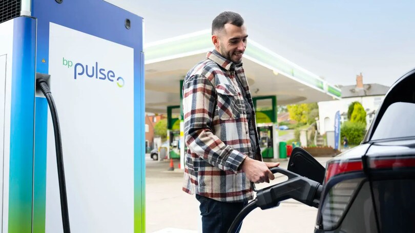 BP, 100 milioni di dollari per l’acquisto di colonnine da Tesla