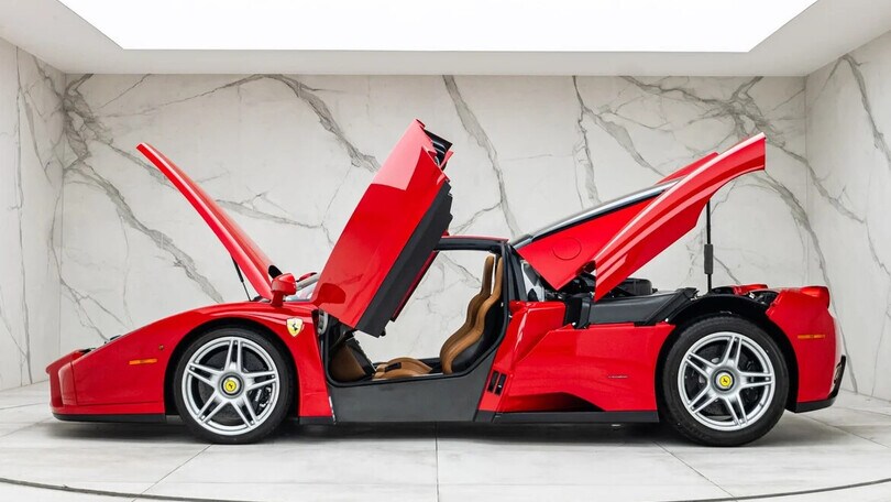 Maserati MC12 e Ferrari Enzo all'asta