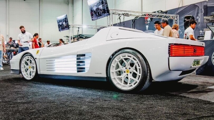 Al SEMA di Las vegas una Ferrari Testarossa elettrica