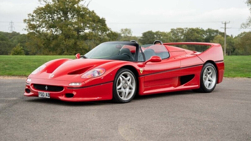 Asta folle per la Ferrari F50 di Rod Stewart
