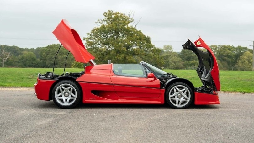 All'asta la Ferrari F50 di Rod Stewart: il prezzo? Oltre 2 milioni di euro