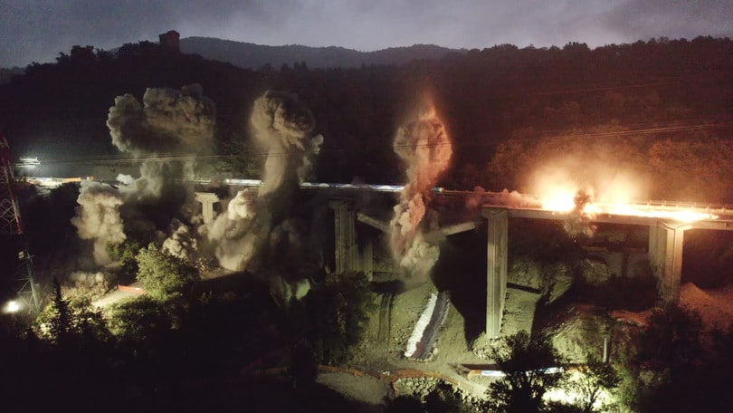 Paura in Toscana: esplosione il viadotto Torraccia Sud in A1