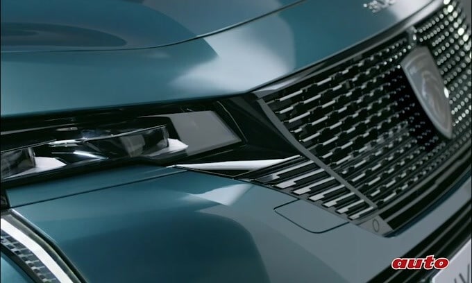 Nuova Peugeot e-308, la prova su strada