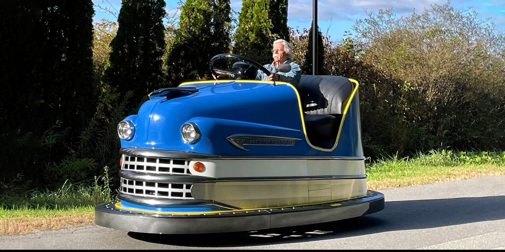 Quest'uomo ha realizzato un'autoscontro gigante!