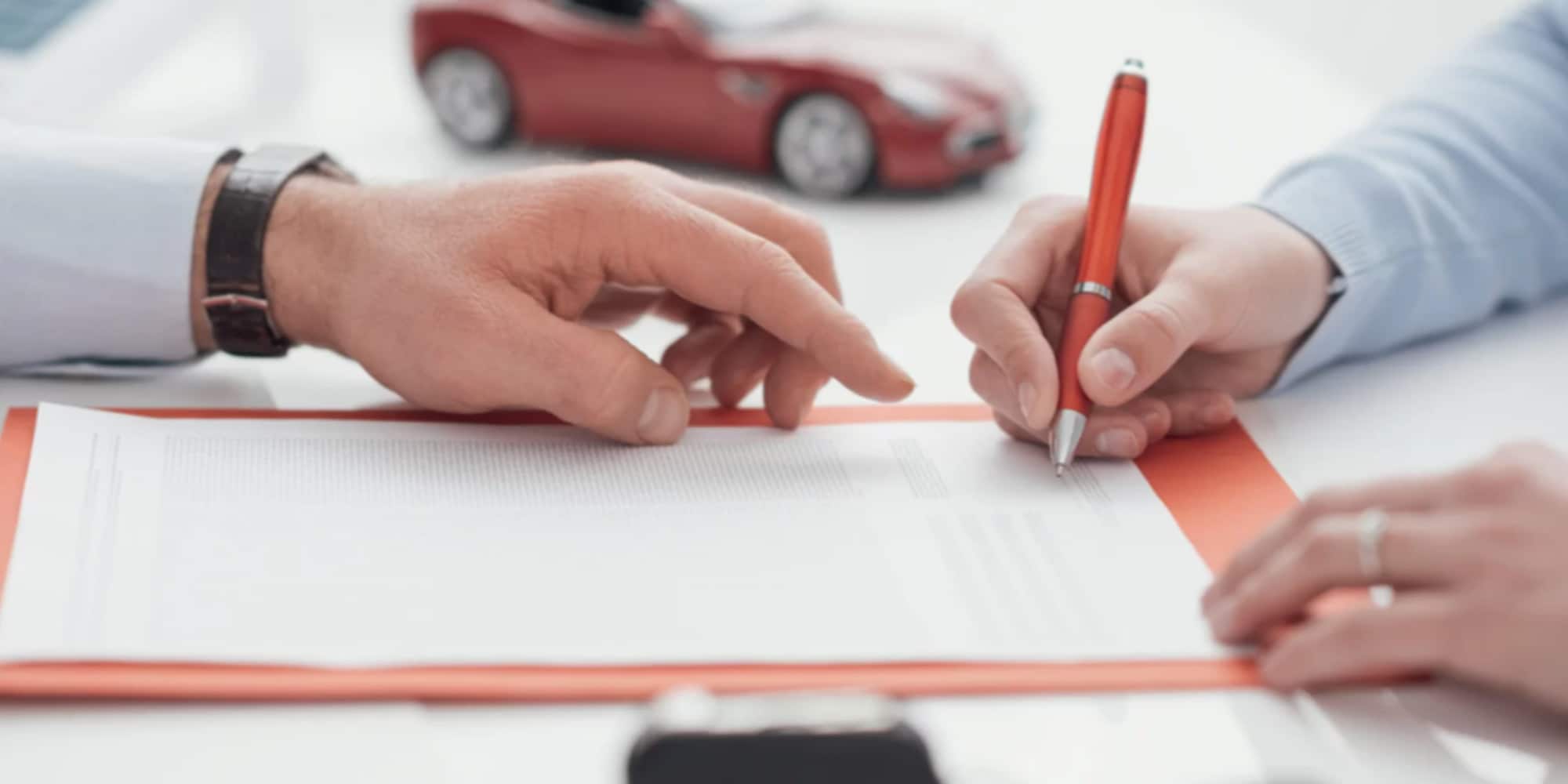 Auto, passaggio di proprietà: come fare e che documenti servono per richiederlo