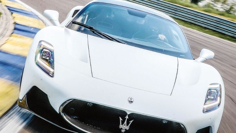 Le 10 auto dei sogni che puoi noleggiare a prezzi stracciati