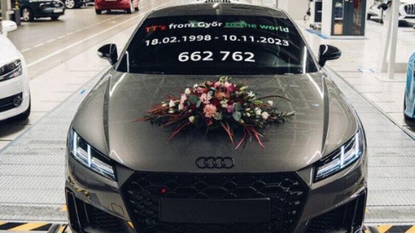 Addio all'Audi TT: l'ultima prodotta chiude una storia di 25 anni