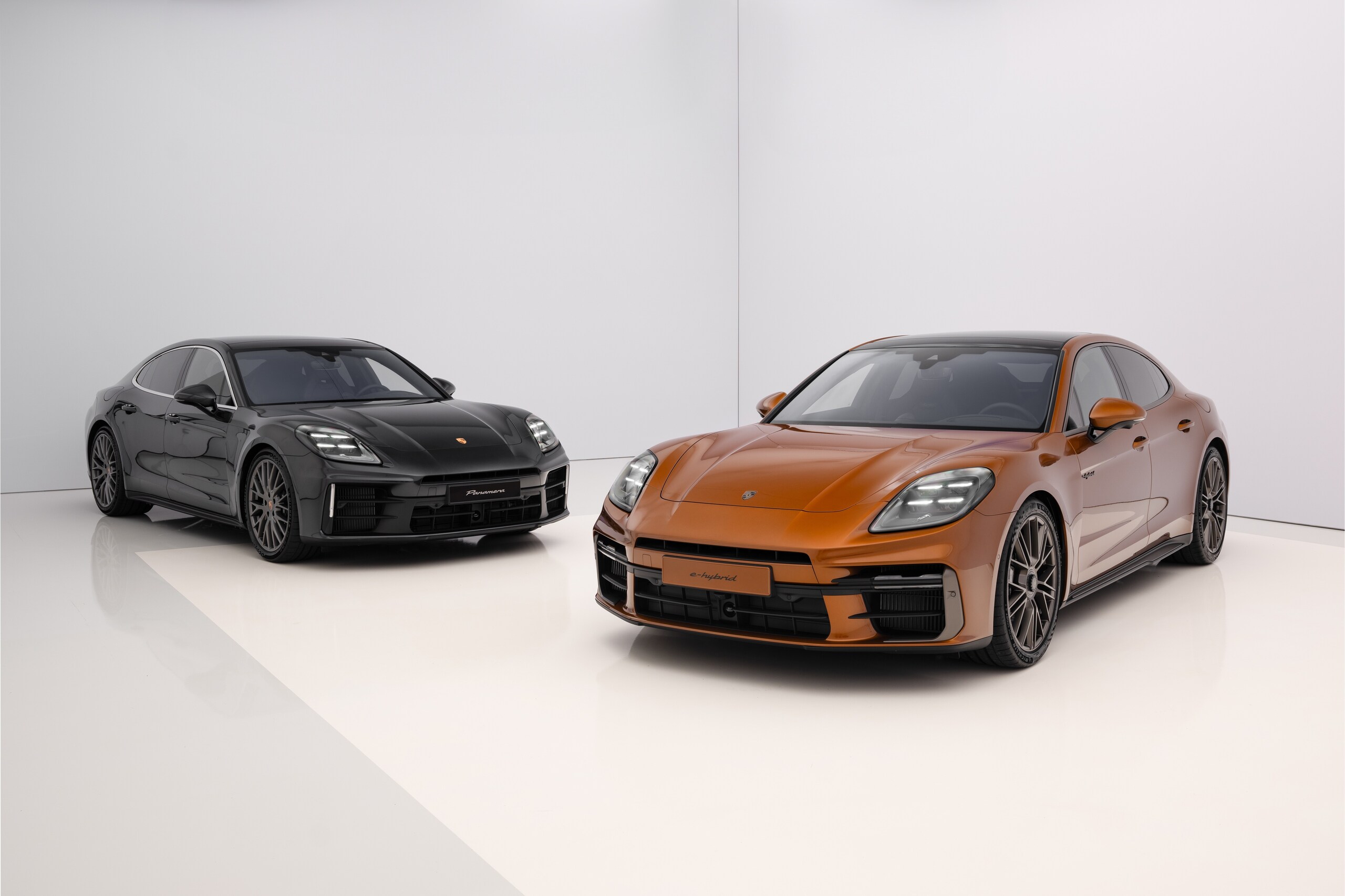 Porsche Panamera, la berlina-coupé evolve e diventa sempre più 911