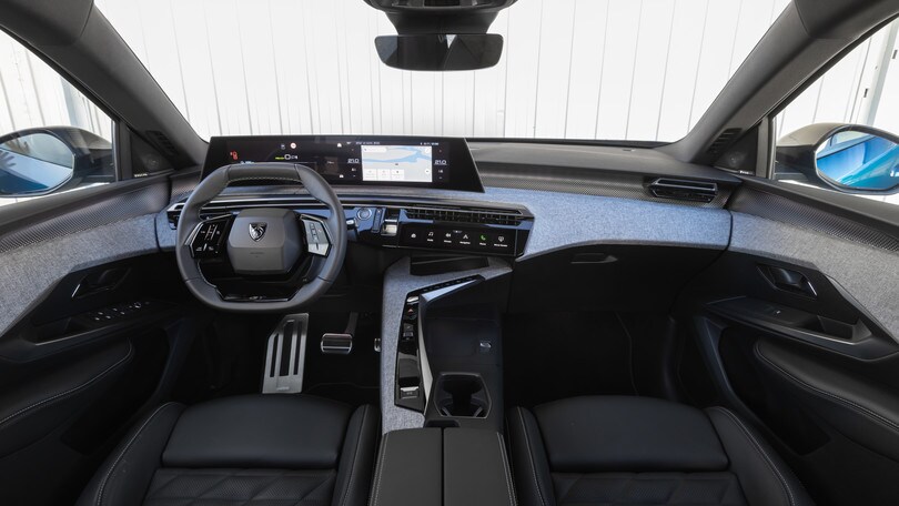 Nuova Peugeot e-3008 alla prova