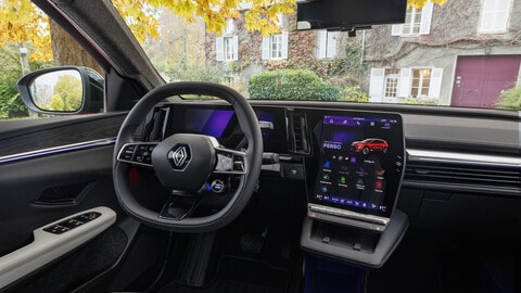 Nuova Renault Scenic E-Tech Electric, la prova