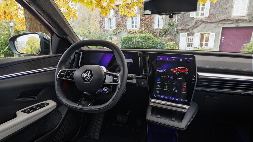 Nuova Renault Scenic E-Tech Electric, la prova