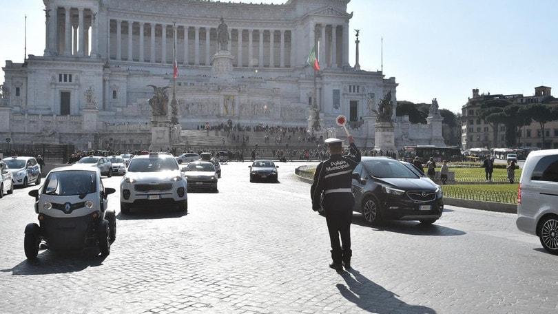 Roma, weekend di cortei e concerti: strade chiuse e traffico in tilt. Tutte le deviazioni