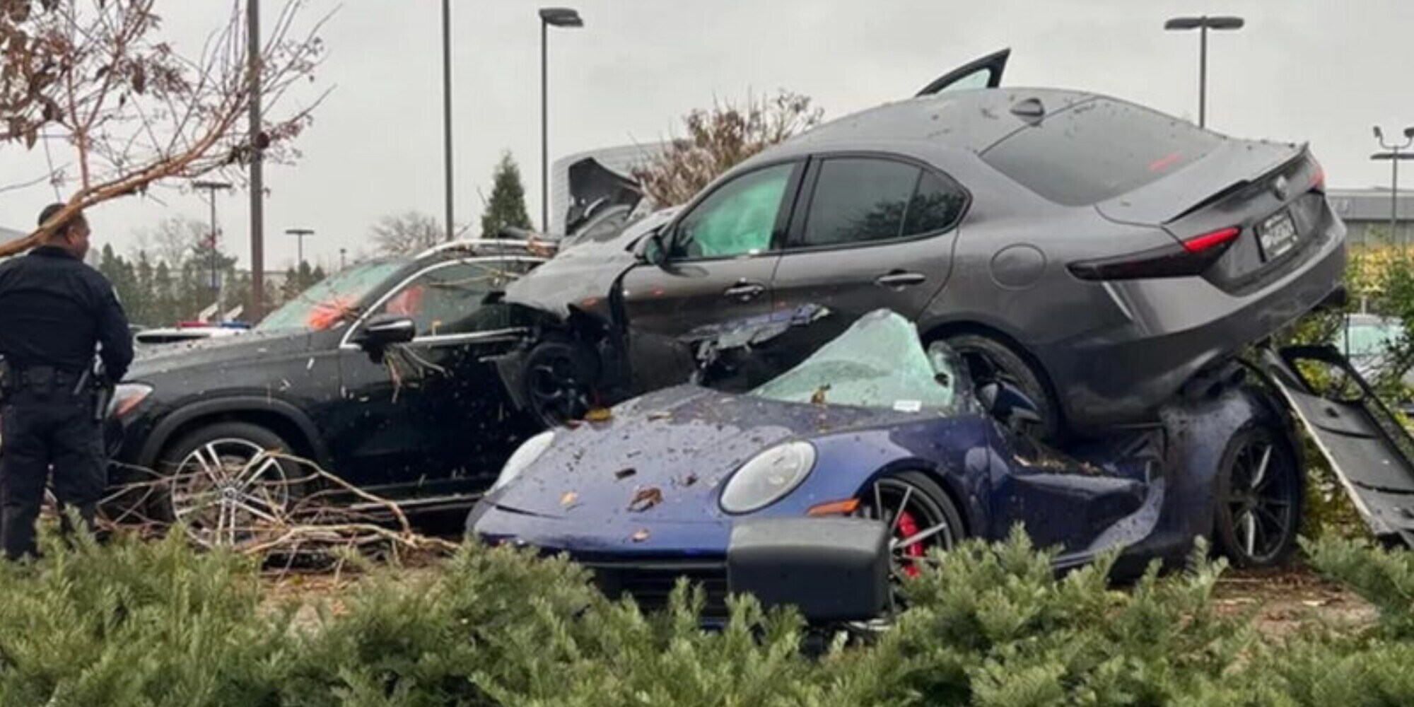 Prova la Giulia Quadrifoglio, ma si schianta su una Porsche 911