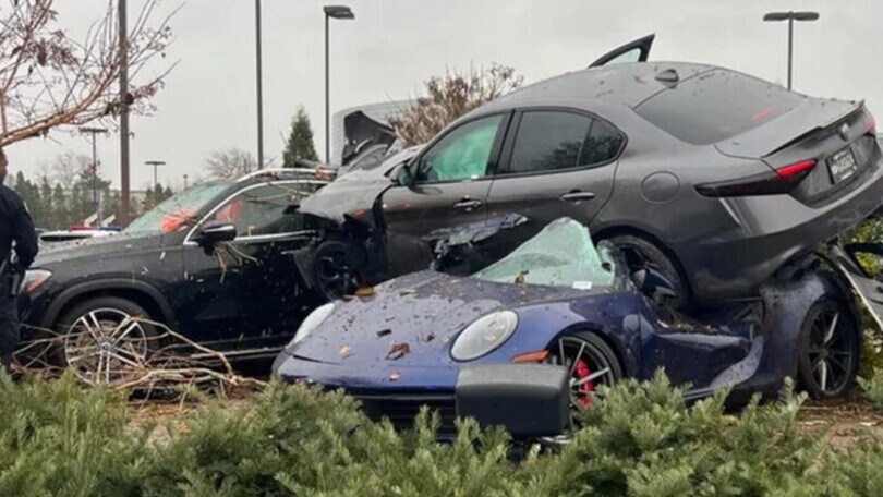 Prova la Giulia Quadrifoglio, ma si schianta su una Porsche 911