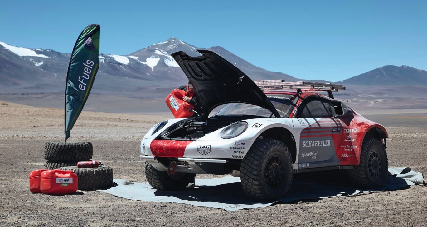 Porsche da record, la 911 che ha toccato il cielo