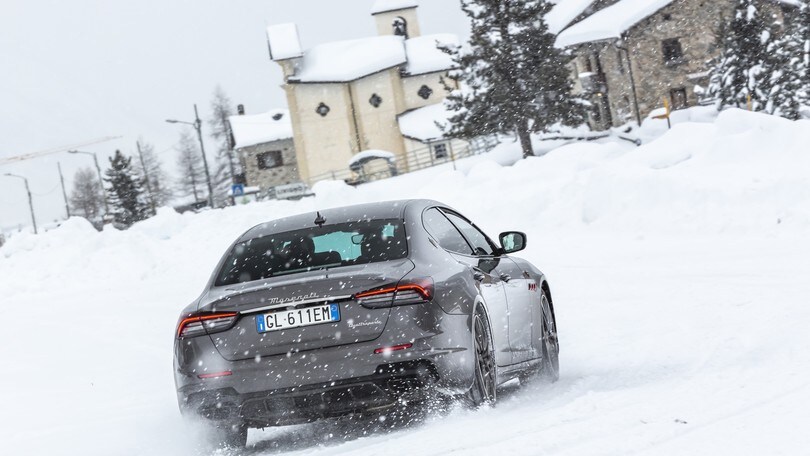 Maserati, la gamma V8 danza tra i ghiacci
