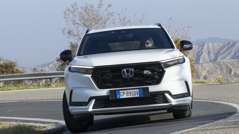 Honda CR-V e:PHEV, la prova del Suv "alla spina"