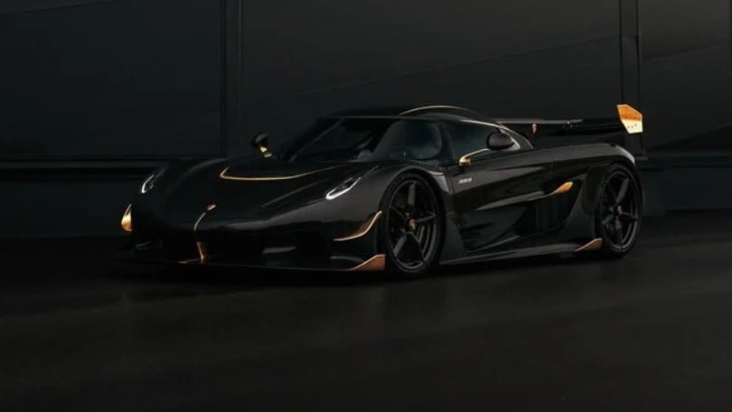 Koenigsegg, la Jesko Attack è l'unica al mondo con le foglie d'oro