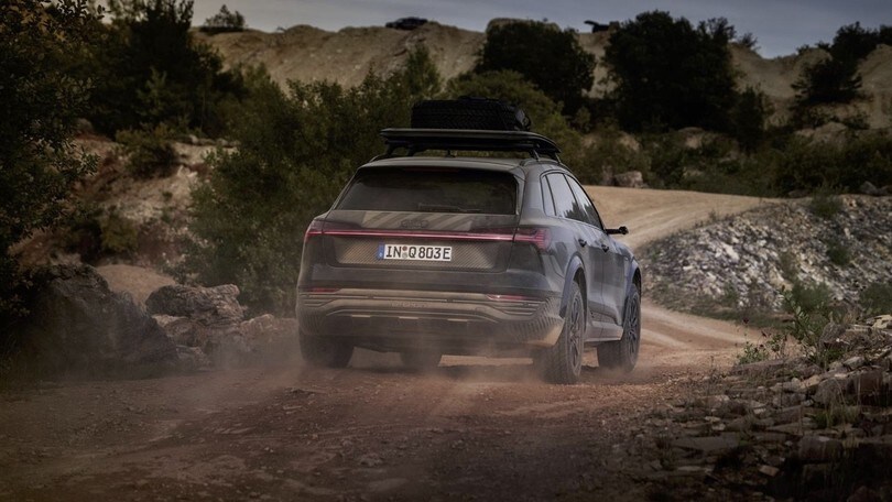 Audi Q8 e-tron edition Dakar