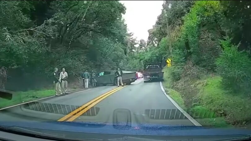 Il primo incidente del Tesla Cybertruck: frontale con una Toyota