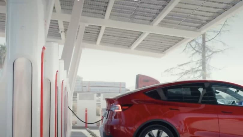 Lo strano e assurdo paradosso Tesla: ricarica gratis per tutti i... "non Tesla"