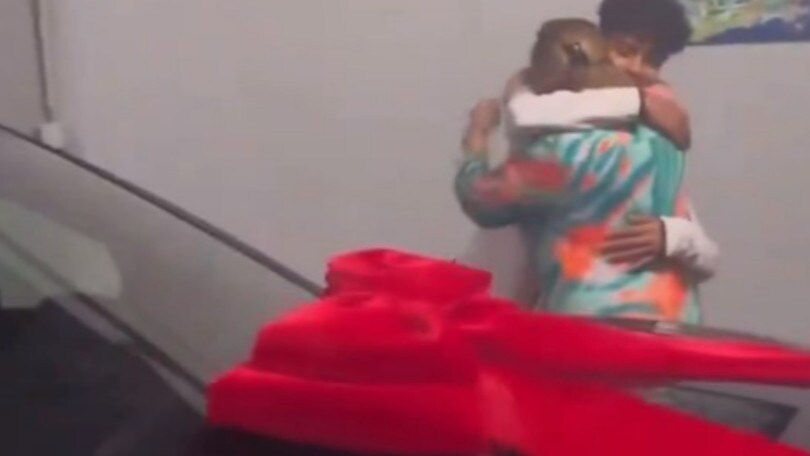 Cristiano Ronaldo regala una Porsche Cayenne a mamma Dolores per i suoi 69 anni