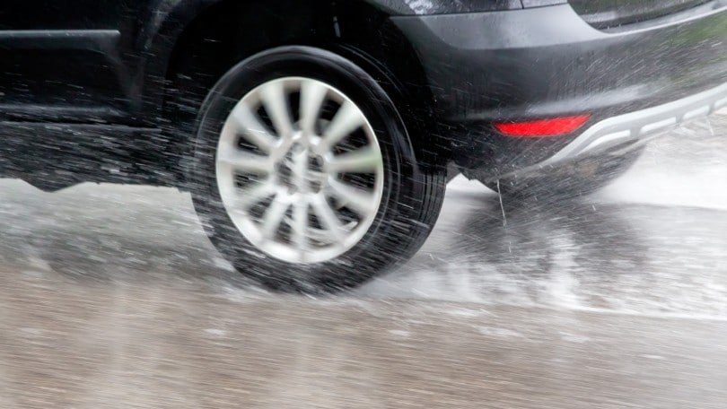Nasce il sistema che scongiura l'aquaplaning: cos'è il D.A.I.