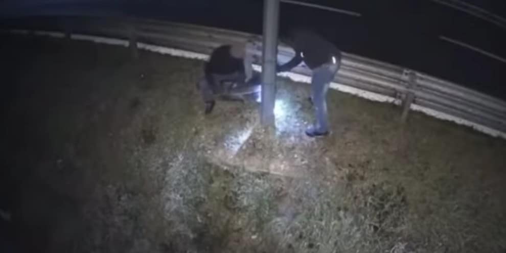 Autovelox abbattuti, c'è il video che mostra tutto