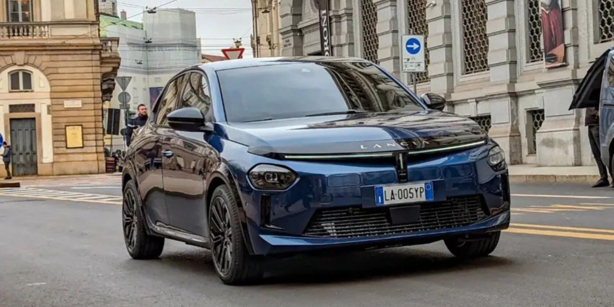 Lancia Ypsilon, le foto su strada del nuovo modello