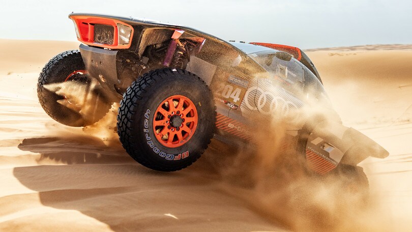 Audi, la RS Q e-tron trionfa alla Dakar con Sainz