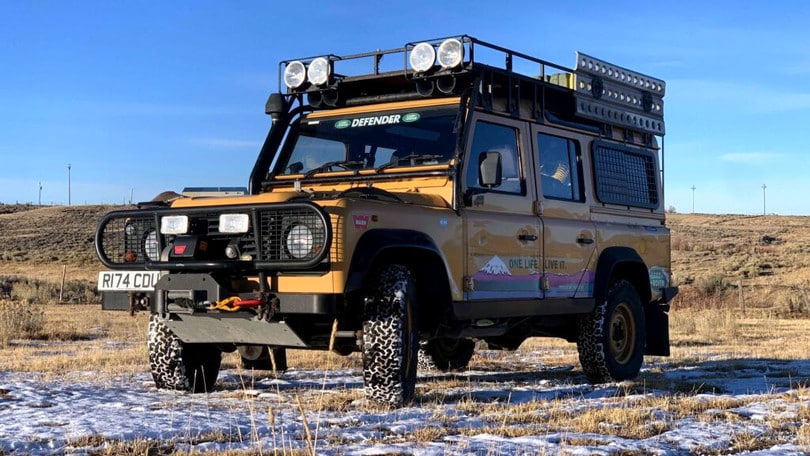 Le foto del raro Defender Camel Trophy 1998 in vendita