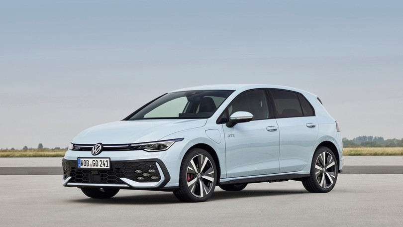 Volkswagen Golf restyling, ecco l'ibrida da 100 km e la GTI più potente