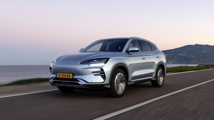 BYD Seal U, foto del Suv confortevole ed efficiente