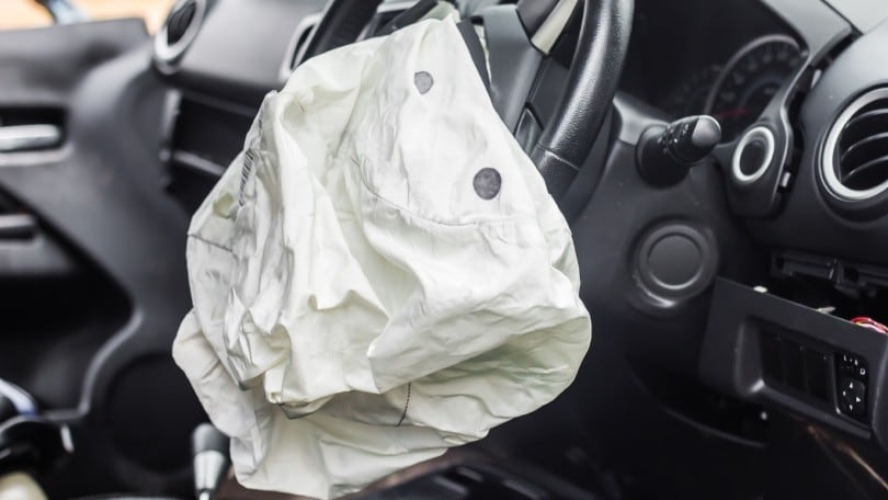 Toyota, maxi richiamo di oltre 50mila auto per un difetto agli airbag