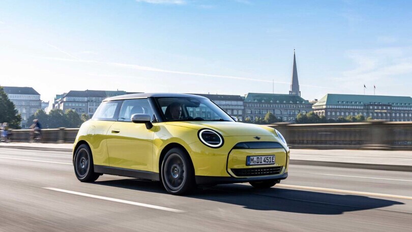 Nuova MINI Cooper elettrica, svelati prezzi e allestimenti